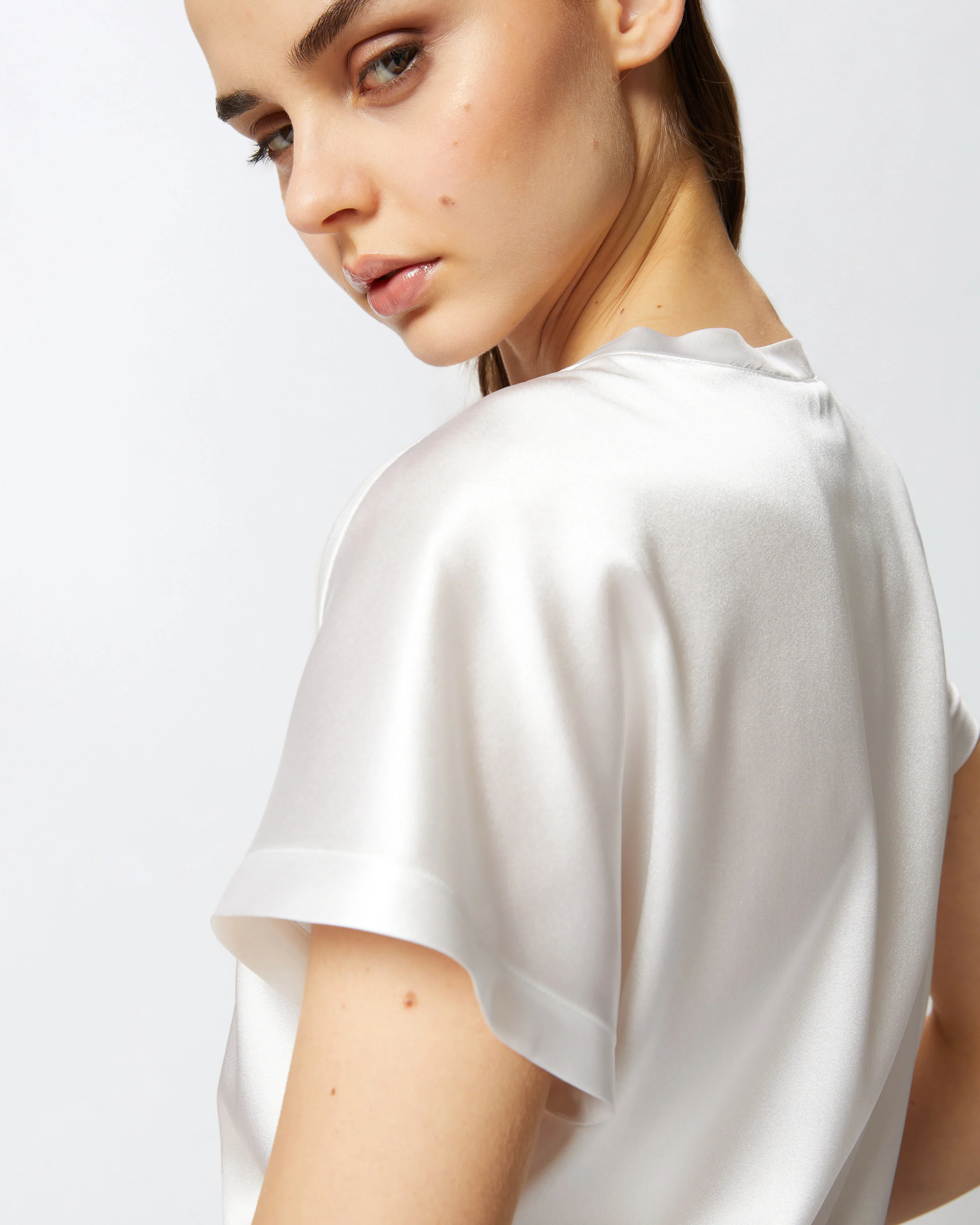 Blusa in satin maniche ad aletta - Image 4